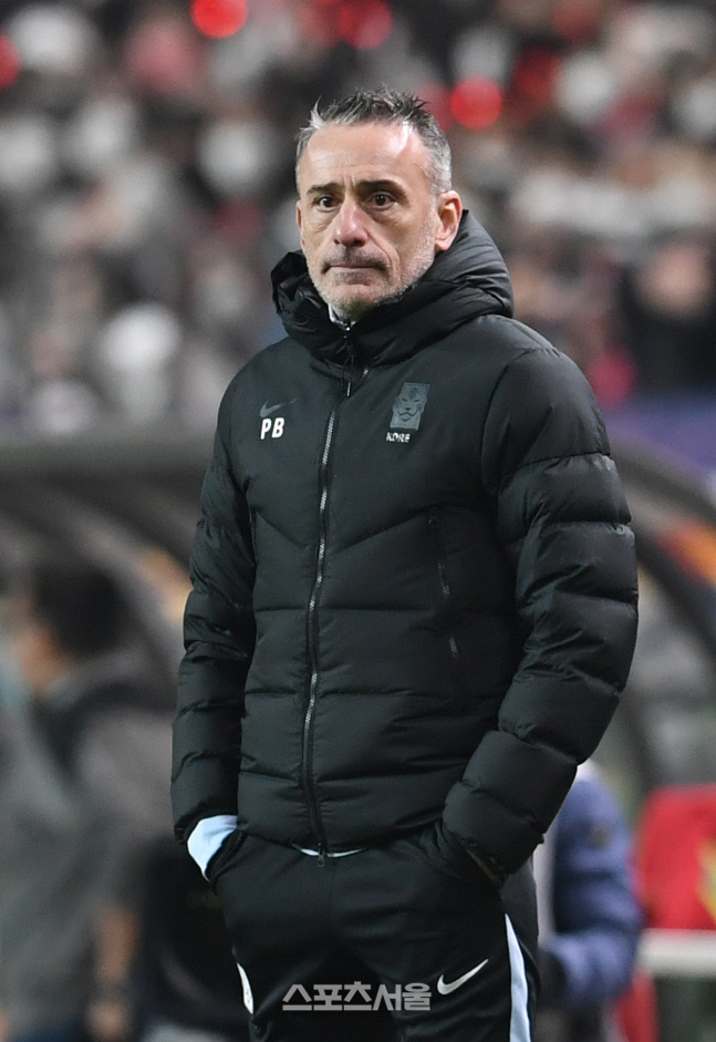 '이란 격파+홈 20연속 무패' 벤투 "손흥민, 팀으로 생각하고 행동하는 주장" [현장인터뷰]