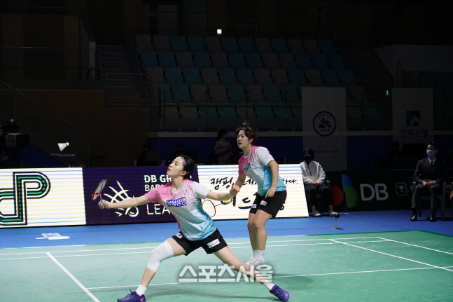 셔틀콕 명가 삼성생명-영동군청 여자부 우승 다툼 [DB 배드민턴 코리아리그]