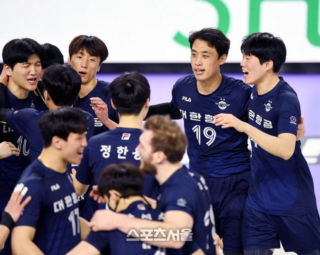 [포토] 대한항공, KB손해보험에 진땀승 거두며 1위 지켰다