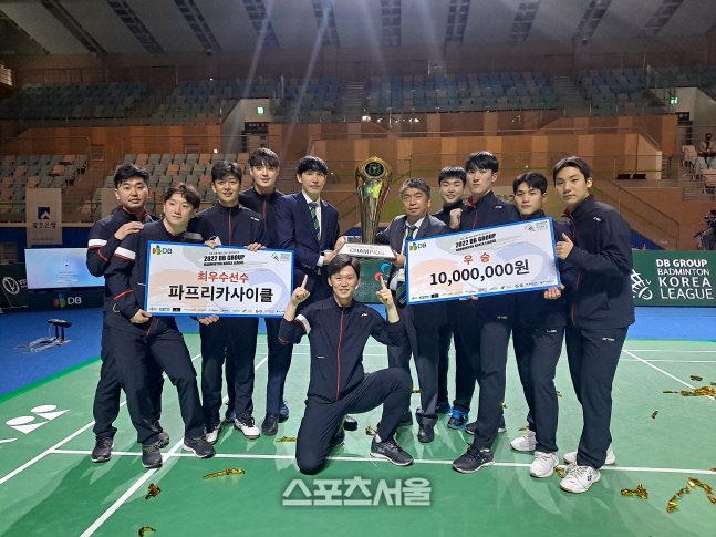 이용대와 요넥스 우승