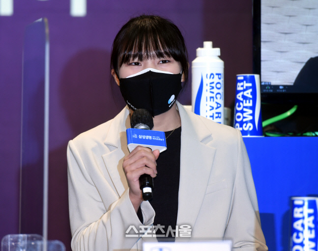 [포토] PO 각오 밝히는 우리은행 박지현