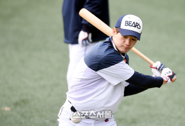 [포토] 안재석 \'볼에 집중하자\'