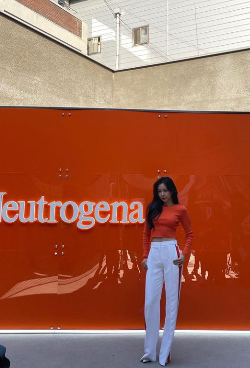 손나은, 無보정에도 굴욕없는 우월 비주얼[★SNS]