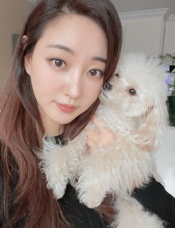 김사랑, 명불허전 비주얼..얼굴 소멸각[★SNS]