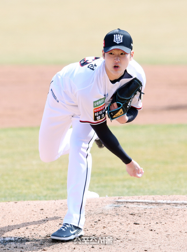 [포토]KT 선발 배제성의 역투