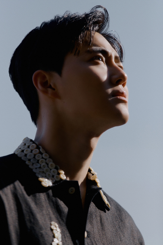 수호 두 번째 미니앨범 \'Grey Suit\' 티저 이미지 2