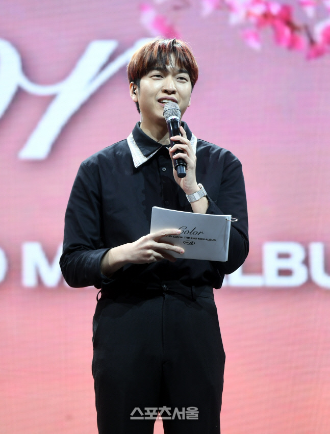 [포토] 권은비 쇼케이스, MC는 유재필