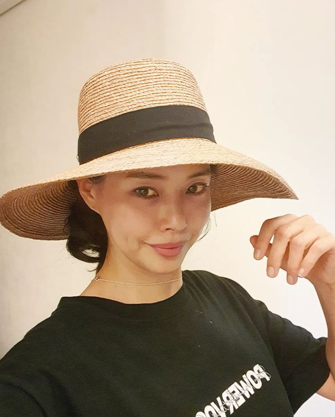 '만삭' 이하늬, 부기 제로 여전한 V라인[★SNS]