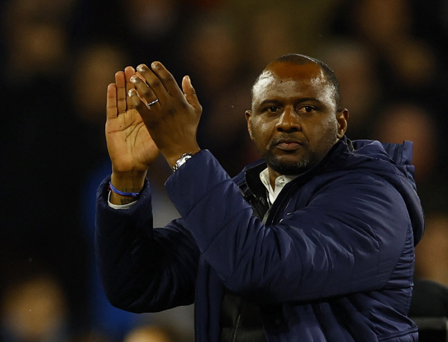 SOCCER-ENGLAND-CRY-ARS/REPORT