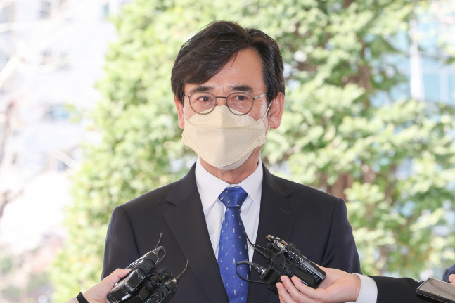 검찰, 한동훈 무혐의 다음날 유시민에 명예훼손 징역 1년 구형