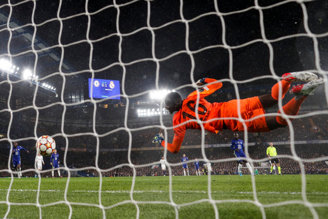 벤제마의 헤딩골