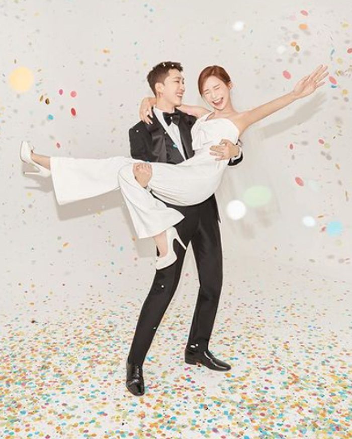 '품절D-1' 슬리피 "믿기지 않지만 내일 결혼" 5년 열애 끝 미모 여친과 웨딩마치