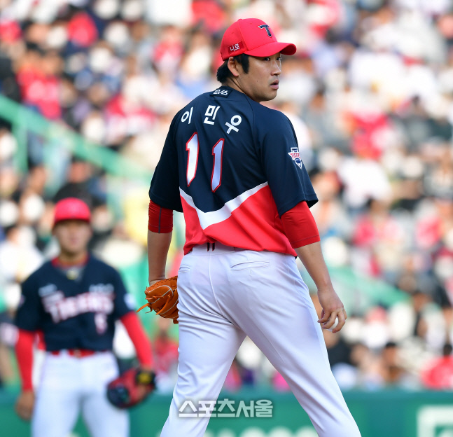2회까지 5실점 KIA 선발투수 이민우[포토]