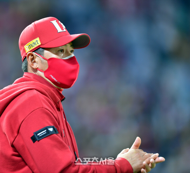 개막7연승 SSG 김원형 감독[포토]
