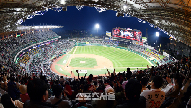 시나브로 찾아온 '야구의 봄' 지키는 건 선수들의 몫[장강훈의 액션피치]