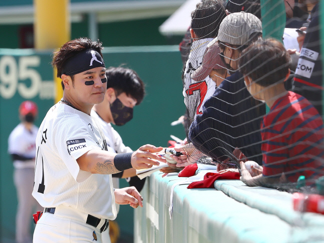 팬싸인-추신수220410-0422