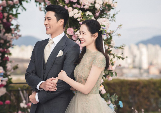 현빈♥손예진, 결혼 본식 사진 공개..눈부신 비주얼