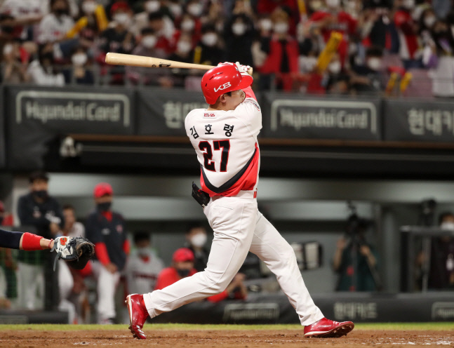 멀티히트 작성하는 김호령