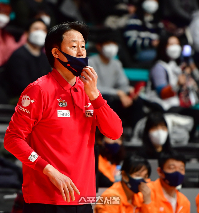 오리온, 현대모비스와 6강 PO 3연승…5년 만에 4강 진출