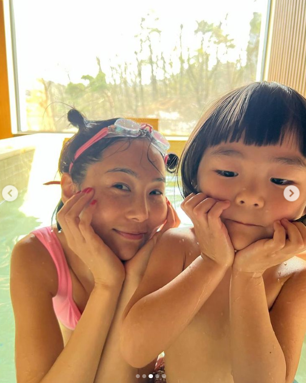 "내 사랑이야, 비켜!" 열애 김나영, 아들들과 남친 마이큐 애정다툼이 진심인데? [★SNS]