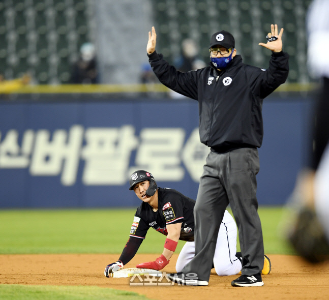 [포토] 황재균 '지옥 갔다 온 기분이야'