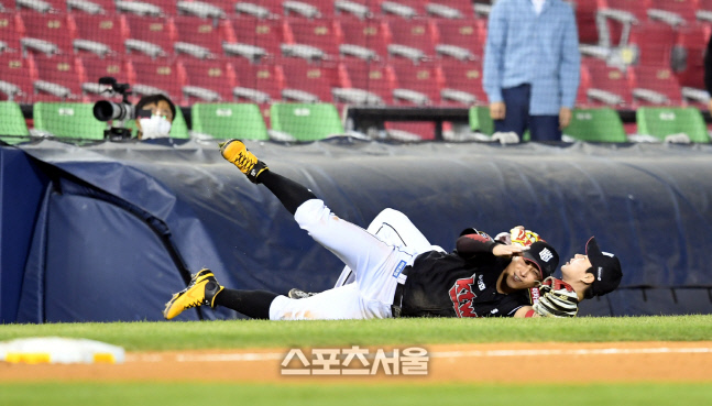 [포토] 황재균 '휴! 잡았어'