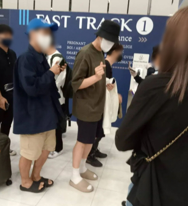 0000353910_001_20220418130402911