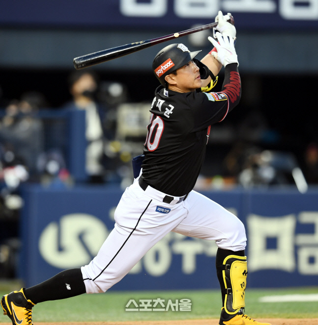 [포토] 황재균 '우익수에 잡히고 말았어'