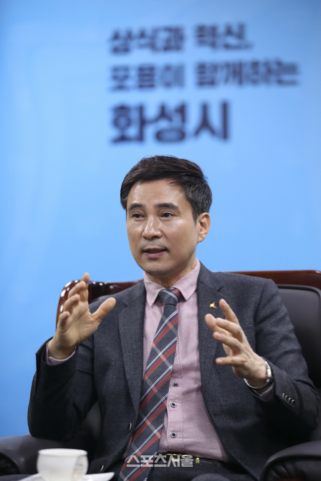 서철모 시장, 재선 도전 선언... 공천배제 요구 돌파 '관심'