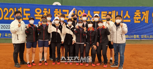 문경시청, 정구 남녀단체전 등 4종목 우승 [춘계연맹전]