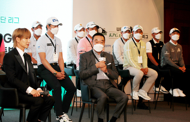 KPGA 구자철 회장과 투어 선수들