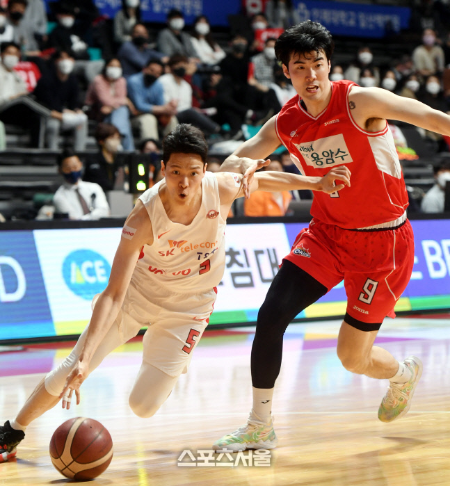 [포토] 김선형 \'날렵하게 돌파\'