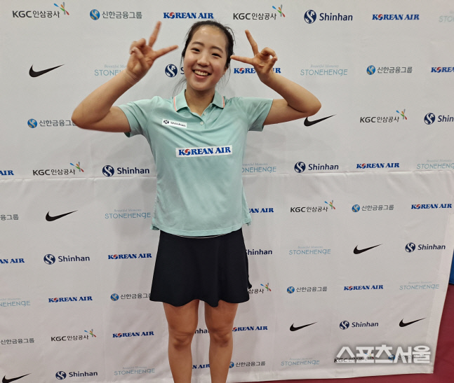 돌아온 신유빈 "잘하는 후배 김나영과 대한민국 탁구 빛내겠다"