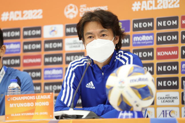 홍명보 감독(조호르전 기자회견)