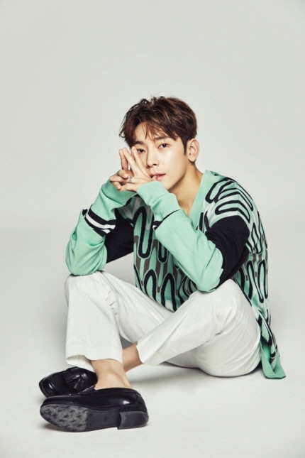 '박강성 아들' 루, 반려견 배설물·쓰레기 방치 사과…"父 억측 자제 부탁"