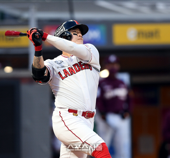 [포토] 추신수, 3회 시원한 솔로포