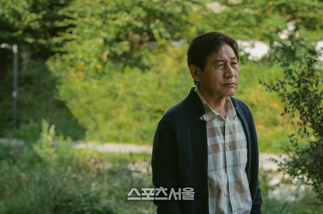 국민배우 안성기, '카시오페아'에서 알츠하이머 딸 간병 父 연기