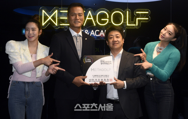 슈퍼모델 정하은과 권은진, 메타골프엔터테인먼트를 축하하러 왔어요~` [포토]