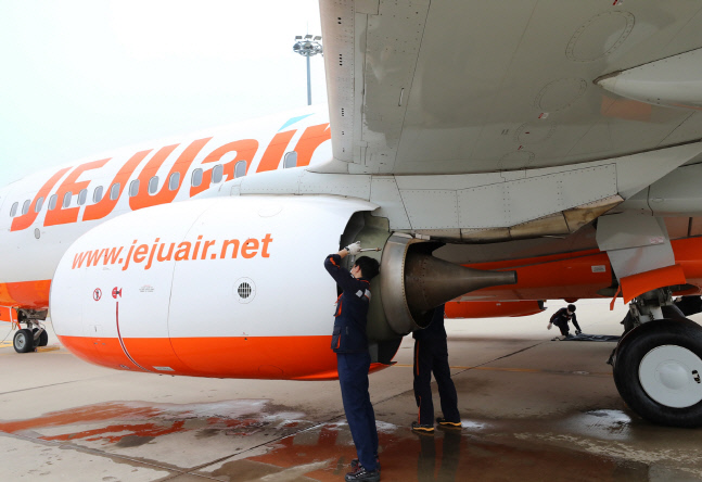 제주항공, 엔진세척과 브레이크 교체로 탄소배출 절감에 앞장선다!