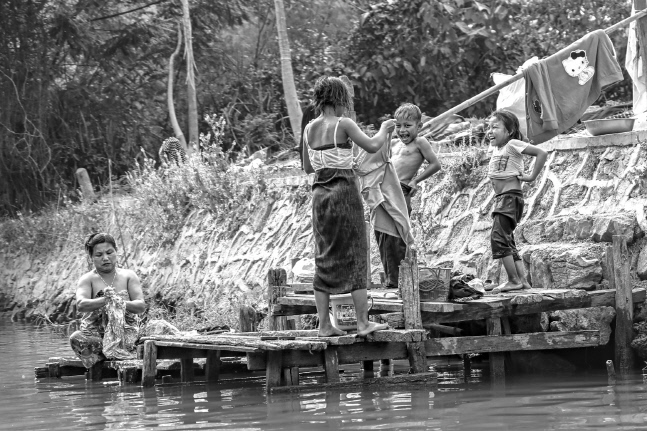 미얀마 국민들을 위해 전시회를 연 이옥희 작가, 13일 인사아트센터에서 열어~ [포토]