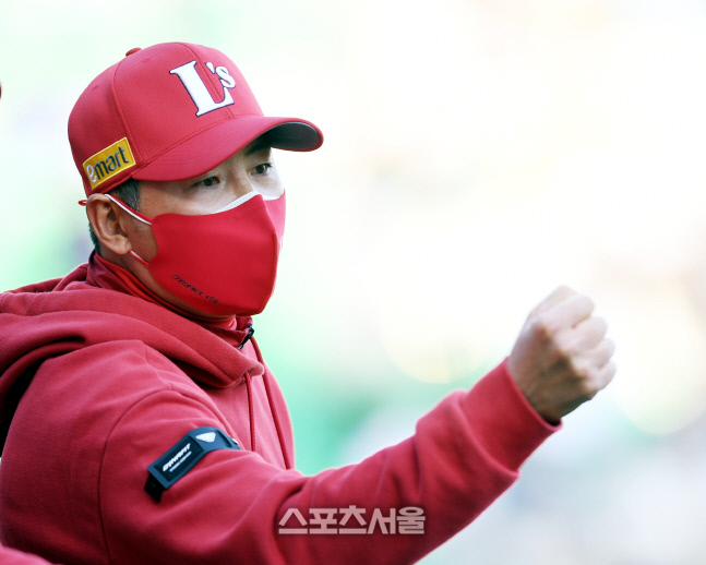 [포토] 김원형 감독 \'이겼다\'