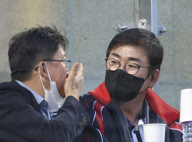 잠실야구장 찾은 류중일 아시안게임 대표팀 감독