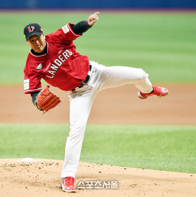 키움전 선발역투하는 김광현[포토]