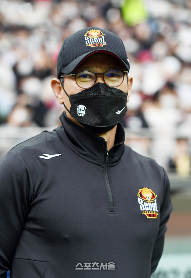 [포토]FC서울 이끄는 안익수 감독