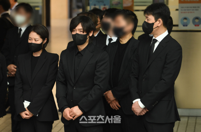 [포토]슬픔에 잠긴 문소리-정우성-설경구