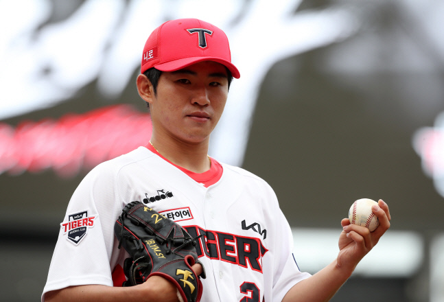 호랑이 유니폼 입은 김정빈