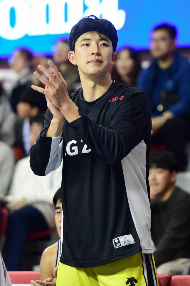 창원 LG 강병현 은퇴, 전력분석원 및 스카우터로 새출발