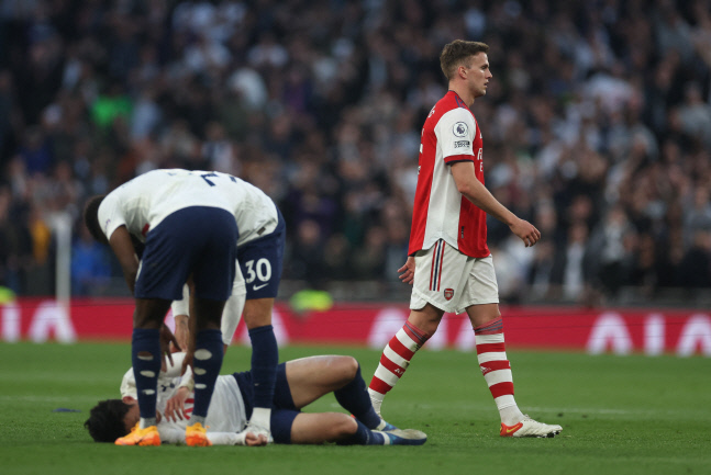 손흥민, 홀딩 팔꿈치 가격에 '대인배 모드'…"EPL 늘 과격하죠"[현장 일문일답]