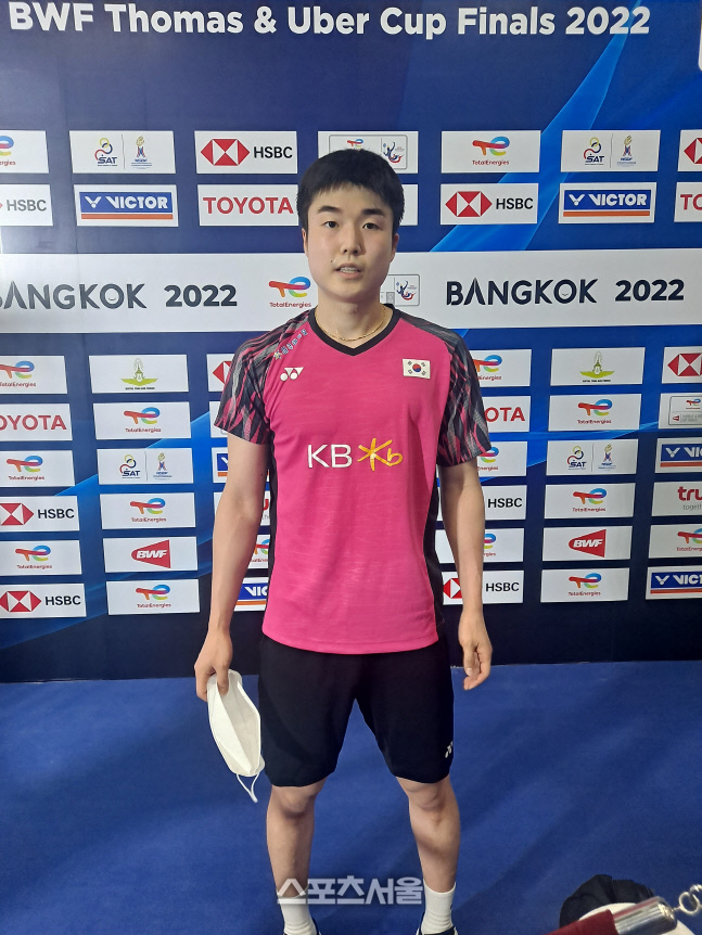 전혁진, 세계 3위 격파...韓배드민턴 덴마크에 2-3 "졌잘싸" [토마스컵]