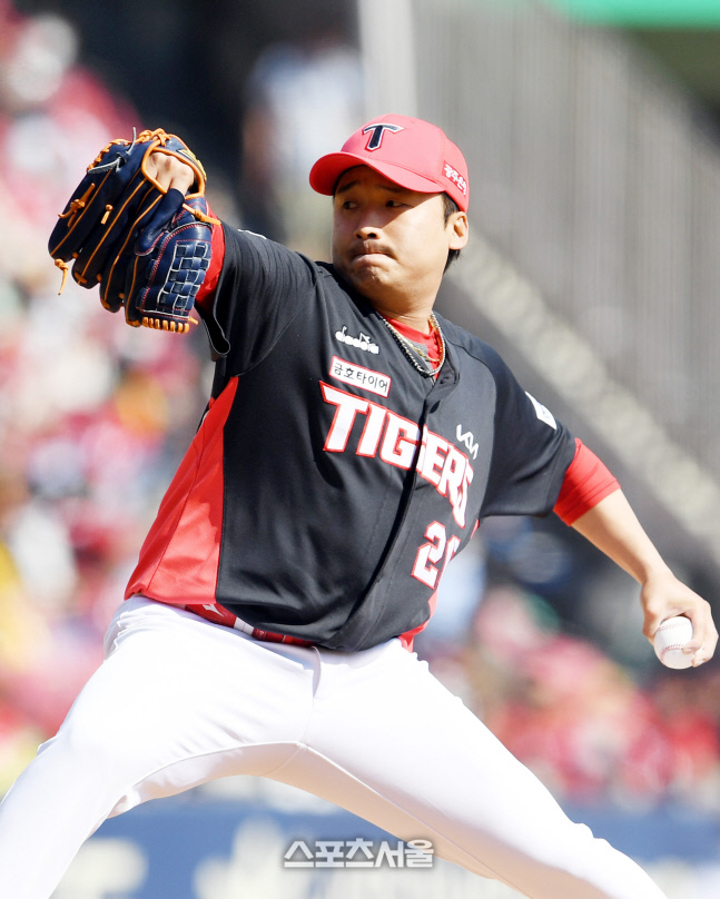 [포토]KIA 이준영, LG전 5회말 등판